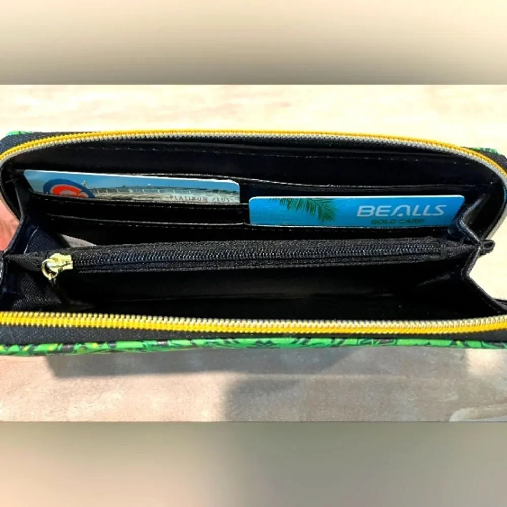 Vaihiria‎ Design Vegan Leather Long Wallet in a Polynesian Tribal Pattern